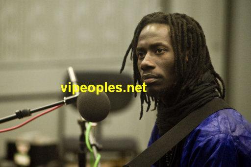 Carlou D annoncé pour mort par une radio communautaire : Le chanteur... dément sur la Rfm Carlou D annoncé pour mort par une radio communautaire : Le chanteur... dément sur la Rfm