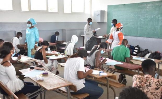 BAC 2020 : Cem de Pikine, LE BUREAU DU PRINCIPAL CAMBRIOLÉ BAC 2020 : Cem de Pikine, LE BUREAU DU PRINCIPAL CAMBRIOLÉ