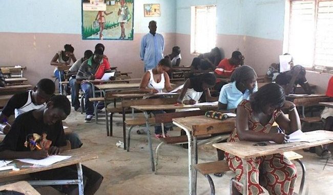 Triche au Bac : Voici les deux candidats arrêtés… Triche au Bac : Voici les deux candidats arrêtés…