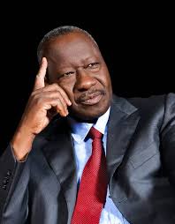 El Hadj Ndiaye offre deux billets pour la Mecque à Souleymane Faye et sa sœur dans VOUS & NOUS El Hadj Ndiaye offre deux billets pour la Mecque à Souleymane Faye et sa sœur dans VOUS & NOUS