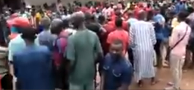 Marché Thiaroye: Les commerçants manifestent Marché Thiaroye: Les commerçants manifestent