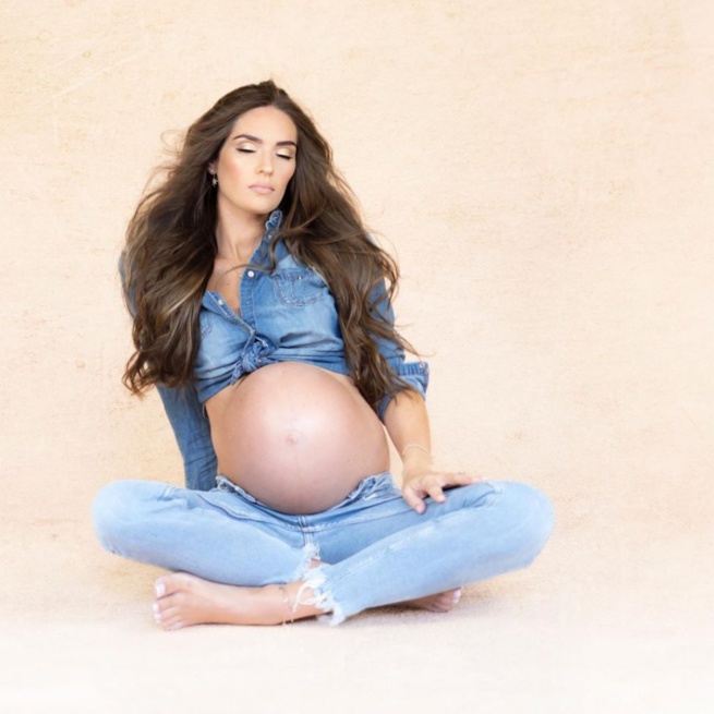 (12 Photos) Pauline, la femme d’Idrissa Gana Gueye dévoile des images de sa deuxième grossesse (12 Photos) Pauline, la femme d’Idrissa Gana Gueye dévoile des images de sa deuxième grossesse