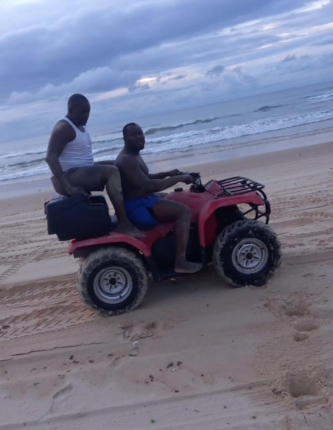 MODOU LÔ EN PLEINE VACANCE AVEC SES PROCHES