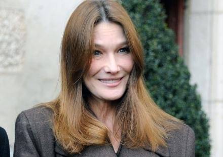 Carla Bruni et le féminisme : elle regrette ses propos "maladroits"