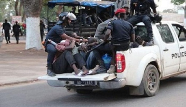 Port du masque: La police de Mbour interpelle 432 personnes et récolte plus de 2 millions FCfa en 12 jours Port du masque: La police de Mbour interpelle 432 personnes et récolte plus de 2 millions FCfa en 12 jours