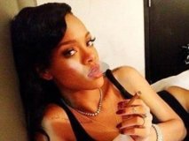 Rihanna : Son album Unapologetic numéro 1, elle fête ça avec de la marijuana