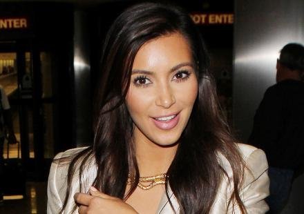 Kim Kardashian vole la vedette à Justin Bieber sur le web Kim Kardashian vole la vedette à Justin Bieber sur le web