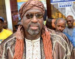Polémique sur le troisième mandat : Le Grand Serigne Abdoulaye Matar Diop contre la limitation de mandat du président de la République. Polémique sur le troisième mandat : Le Grand Serigne Abdoulaye Matar Diop contre la limitation de mandat du président de la République.