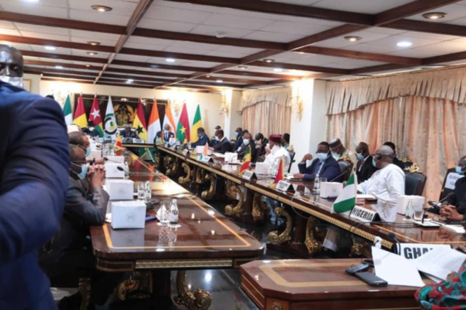 Accra: Arrivée de Macky Sall pour la réunion spéciale de la Cedeao