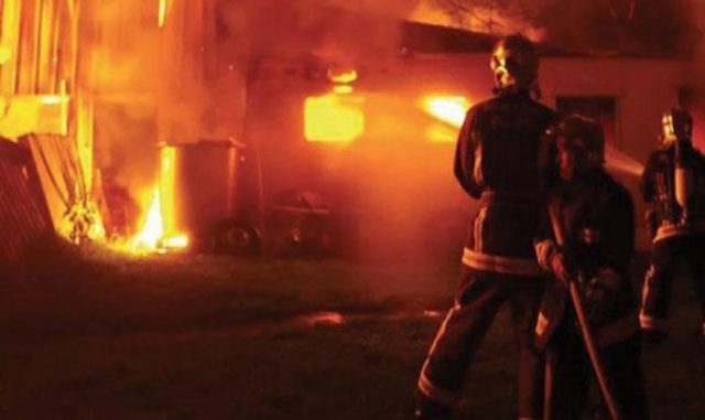 Dernière minute-Pikine : Incendie au marché Zinc… Dernière minute-Pikine : Incendie au marché Zinc…