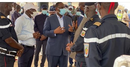 « Le Président ne peut pas arrêter le ciel », la déclaration lunaire de Macky Sall face aux inondés, à Keur Massar « Le Président ne peut pas arrêter le ciel », la déclaration lunaire de Macky Sall face aux inondés, à Keur Massar