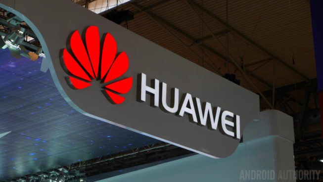 La délégation de Huawei Sénégal félicitée par le Secrétaire Général du Gouvernement lors d’une audience