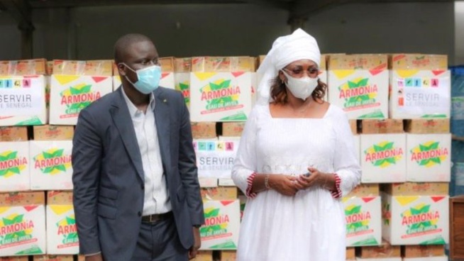 Après sa sortie dans la banlieue, Marième Faye Sall refait surface à … Après sa sortie dans la banlieue, Marième Faye Sall refait surface à …