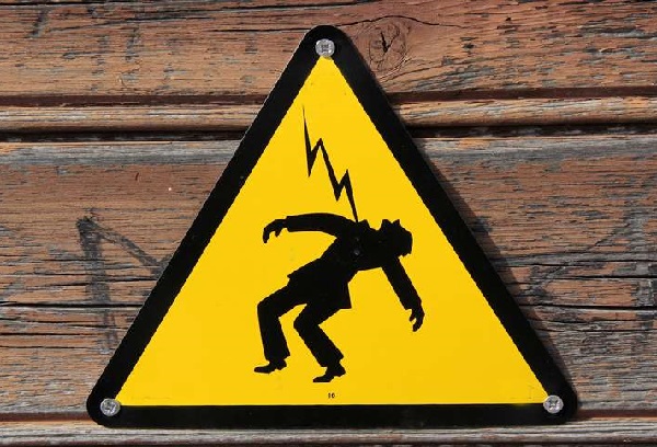 Risques d’électrocution sur le quartier Thioffack de Kaolack : la Sénélec fait la sourde oreille devant les populations angoissées Risques d’électrocution sur le quartier Thioffack de Kaolack : la Sénélec fait la sourde oreille devant les populations angoissées