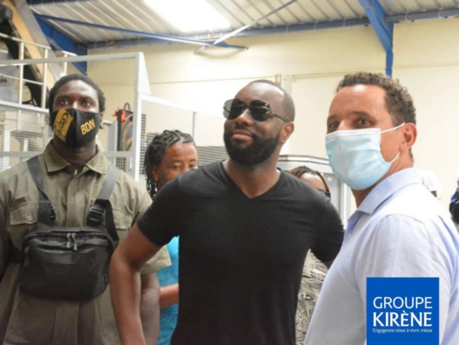 Maître Gims, Barack Adama et autres en visite dans l'usine de Kirène: Les images ! Maître Gims, Barack Adama et autres en visite dans l'usine de Kirène: Les images !