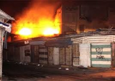 Incendie au marché zinc de Pikine: 3 cantines calcinées Incendie au marché zinc de Pikine: 3 cantines calcinées