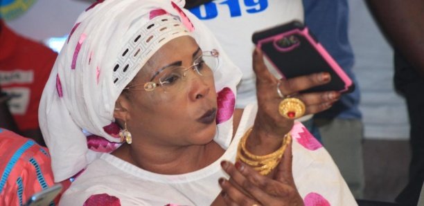 Victime d’agression,Sonko chez Mame Diarra Fam pour lui apporter son soutien Victime d’agression,Sonko chez Mame Diarra Fam pour lui apporter son soutien