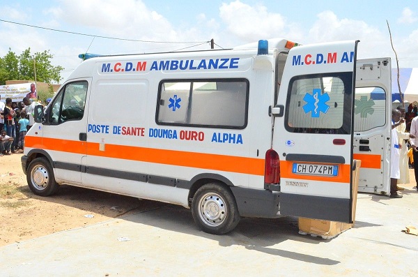 Santé / La commune de Bokidiawé soulagée: Abdoul Ly, Dg de l’ARTP, offre une ambulance médicalisée aux populations