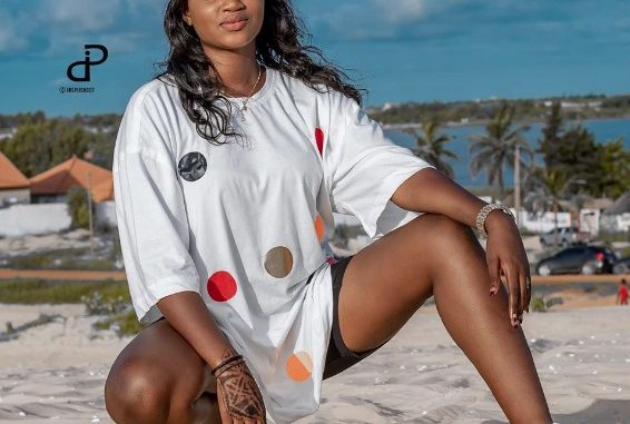 Mame Diarra Mbaye « Sen Petit Gallé » la nouvelle recrue de Pod enflamme la toile avec ses nouveaux clichés…