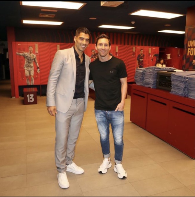 Messi allume le Barça dans son message pour Suarez: "tu ne méritais pas qu'ils te jettent comme ils l'ont fait" Messi allume le Barça dans son message pour Suarez: "tu ne méritais pas qu'ils te jettent comme ils l'ont fait"