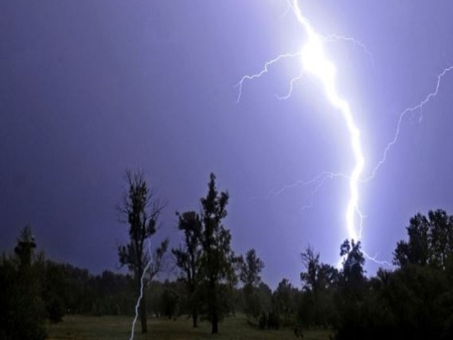 Kédougou : un père de famille et son fils tués par la foudre en plein sommeil Kédougou : un père de famille et son fils tués par la foudre en plein sommeil