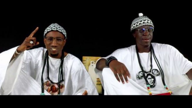Tarba Mbaye feat Elaj Keita * Dieureudieufeuty *.Regardez