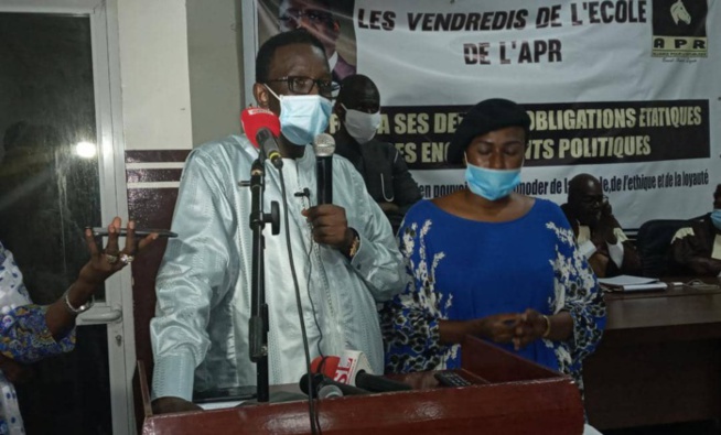 L'école du parti de l'APR : La jeunesse républicaine invitée à se mobiliser pour vulgariser les projets et programmes du régime. L'école du parti de l'APR : La jeunesse républicaine invitée à se mobiliser pour vulgariser les projets et programmes du régime.