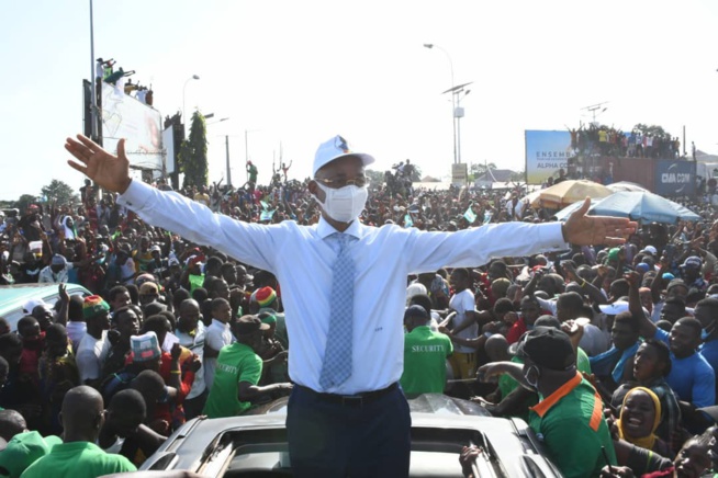 Cellou Dalein Diallo:Conakry est en fête ce soir ! Merci à tous pour cet accueil chaleureux et empli d’amour.