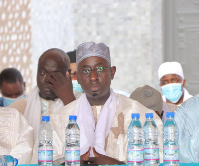 Les images de la cérémonie de dédicace du livre, Vie et Œuvre d'un bâtisseur des âmes de Serigne Souhayoubou Kébé dédié à Serigne Saliou Mbacké Les images de la cérémonie de dédicace du livre, Vie et Œuvre d'un bâtisseur des âmes de Serigne Souhayoubou Kébé dédié à Serigne Saliou Mbacké