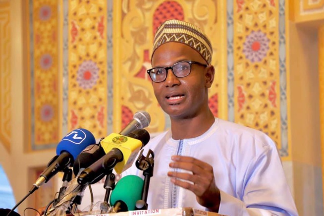 Les images de la cérémonie de dédicace du livre, Vie et Œuvre d'un bâtisseur des âmes de Serigne Souhayoubou Kébé dédié à Serigne Saliou Mbacké