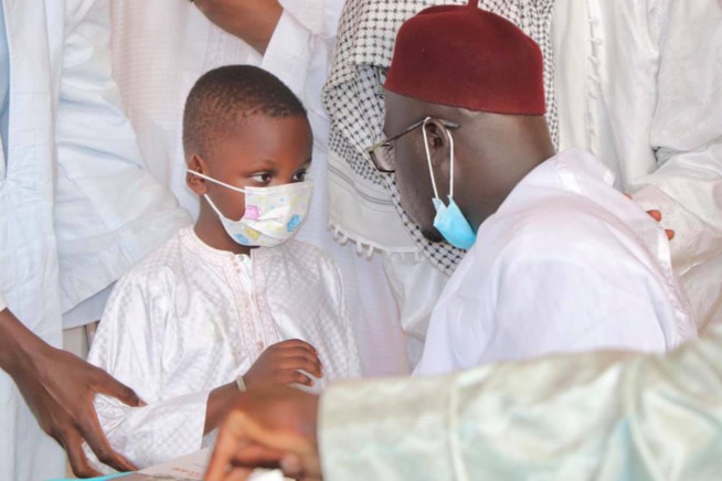 Les images de la cérémonie de dédicace du livre, Vie et Œuvre d'un bâtisseur des âmes de Serigne Souhayoubou Kébé dédié à Serigne Saliou Mbacké