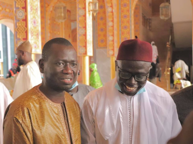 Les images de la cérémonie de dédicace du livre, Vie et Œuvre d'un bâtisseur des âmes de Serigne Souhayoubou Kébé dédié à Serigne Saliou Mbacké