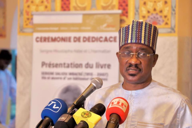 Les images de la cérémonie de dédicace du livre, Vie et Œuvre d'un bâtisseur des âmes de Serigne Souhayoubou Kébé dédié à Serigne Saliou Mbacké