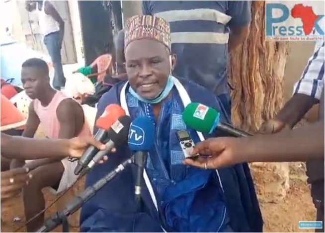 Le Saltigué et président des notables de Ouakam apporte son soutien aux populations déguerpis Le Saltigué et président des notables de Ouakam apporte son soutien aux populations déguerpis