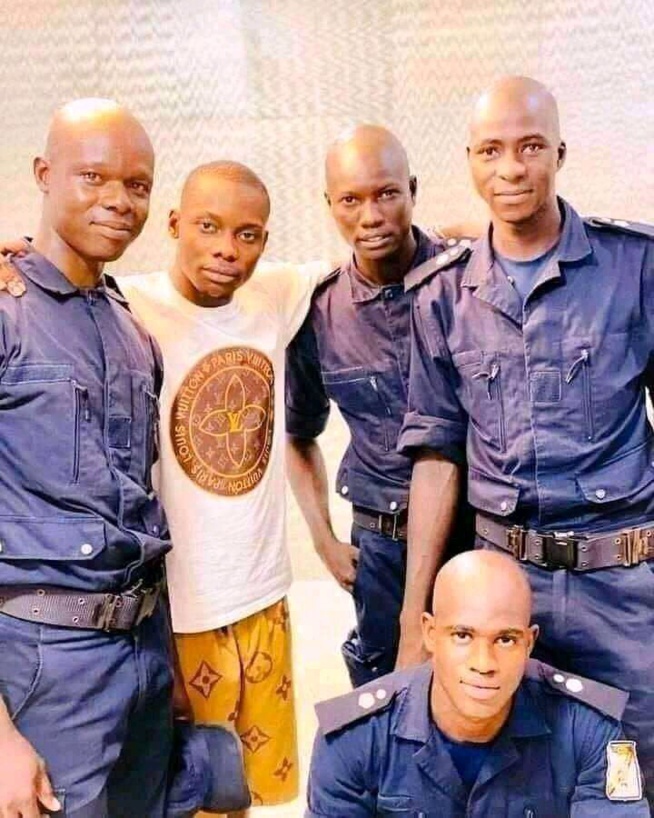 En prison, une photo de Sidiki Diabaté fuite et crée la polémique au Mali En prison, une photo de Sidiki Diabaté fuite et crée la polémique au Mali