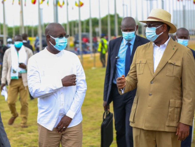 Lutte contre l’utilisation des sachets plastiques : Le Chef de l’État propose un accompagnement aux industriels et adoube son ministre de l’environnement Lutte contre l’utilisation des sachets plastiques : Le Chef de l’État propose un accompagnement aux industriels et adoube son ministre de l’environnement