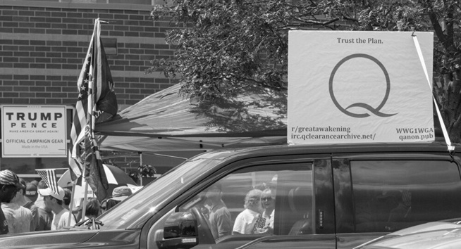 Trump VS élites pédophiles: Facebook et Twitter luttent contre une théorie du complot des plus bizarres Trump VS élites pédophiles: Facebook et Twitter luttent contre une théorie du complot des plus bizarres