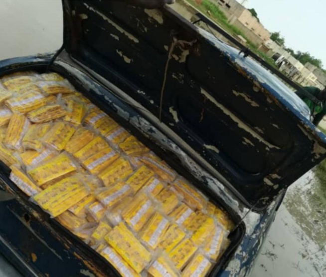 La Douane s’illustre aussi à Kaffrine: Saisie de 426 kg de faux médicaments à forte dominance aphrodisiaque La Douane s’illustre aussi à Kaffrine: Saisie de 426 kg de faux médicaments à forte dominance aphrodisiaque