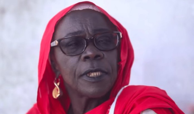Dial Mbaye, chanteuse : « Je priais Dieu de ne pas être enterrée avec une peau dépigmentée » Dial Mbaye, chanteuse : « Je priais Dieu de ne pas être enterrée avec une peau dépigmentée »