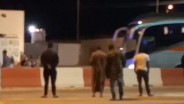 Hôtels et auberges à remplir: Un convoi de Sénégalais venus d’Espagne, bloqué injustement à la frontière marocaine... Hôtels et auberges à remplir: Un convoi de Sénégalais venus d’Espagne, bloqué injustement à la frontière marocaine...