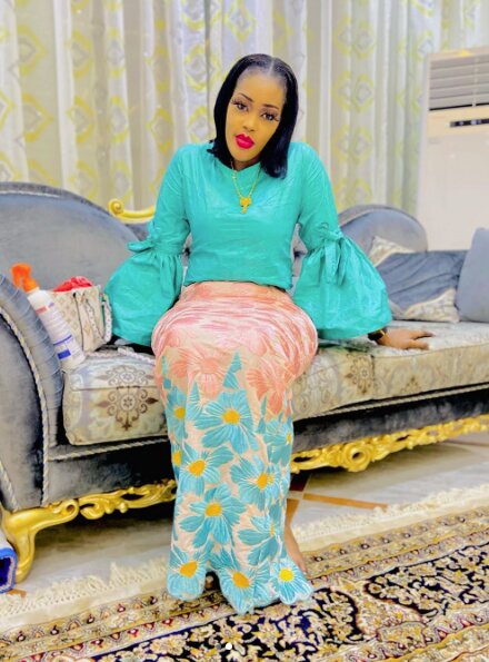 Spécial Magal 2020: Admirez L’ÉLÉGANCE et le Sagnsé Sénégalaises de L’actrice Ya Awa Spécial Magal 2020: Admirez L’ÉLÉGANCE et le Sagnsé Sénégalaises de L’actrice Ya Awa