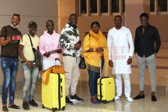 Les premiéres images de Las Vegas fashion, Mo Gate pour accueillir l'artiste Ndiollé Tall et le photographe Gomis à l'aéroport.