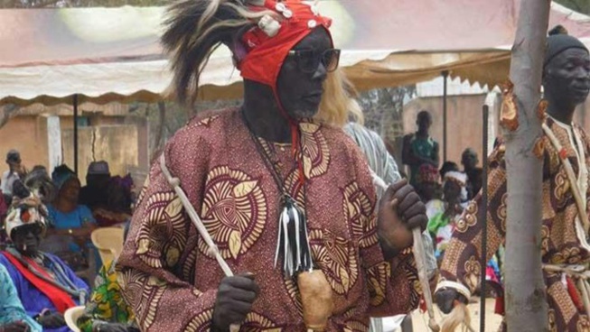 Le « Xooy » ou cérémonie de divination: Un outil de prédiction et de protection contre les calamités Le « Xooy » ou cérémonie de divination: Un outil de prédiction et de protection contre les calamités