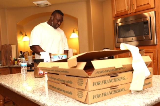 Les images du triple petit déjeuner de Gouye Gui à Las Vegas , Reug Reug a de quoi avoir peur Les images du triple petit déjeuner de Gouye Gui à Las Vegas , Reug Reug a de quoi avoir peur