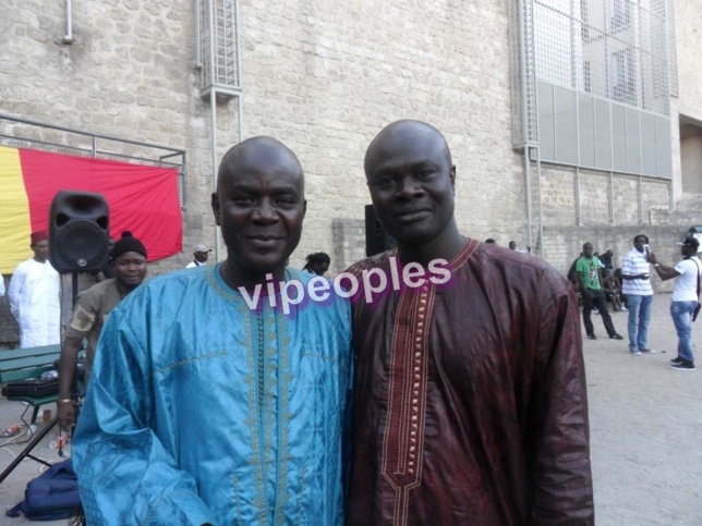 Becaye Mbaye et un fan a Paris!!!