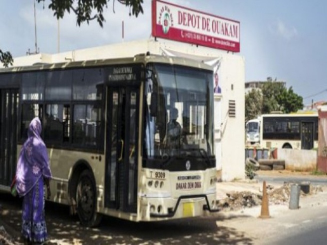 Des bus de Dakar Dem Dikk à l’arrêt, faute de... Des bus de Dakar Dem Dikk à l’arrêt, faute de...