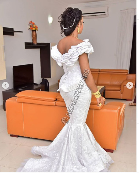 Mariage: admirez la magnifique robe de Mbathio (Photos) Mariage: admirez la magnifique robe de Mbathio (Photos)