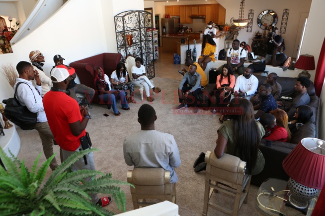 Les images du meeting de Mo gates las vegas Fashion Senegal avec les designers et e staff.