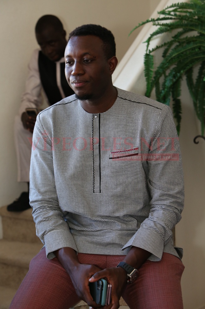 Les images du meeting de Mo gates las vegas Fashion Senegal avec les designers et e staff.