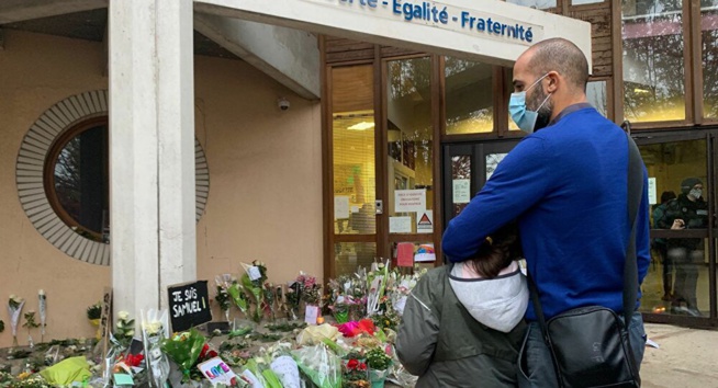 Le collège où enseignait Samuel Paty bientôt rebaptisé en son honneur? Le collège où enseignait Samuel Paty bientôt rebaptisé en son honneur?